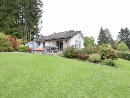 Location maison à Rendeux, Maison de vacances confortable avec beau jardin