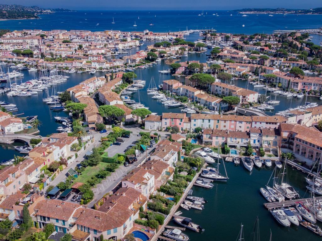 Arlore : Maison de pêcheur au bord de l'eau à Port Grimaud - Photo 26