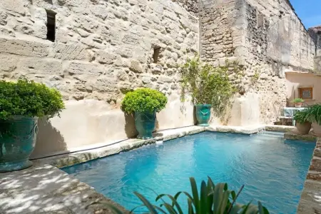 Location appartement à Uzès, Appartement avec piscine chauffée à Uzès