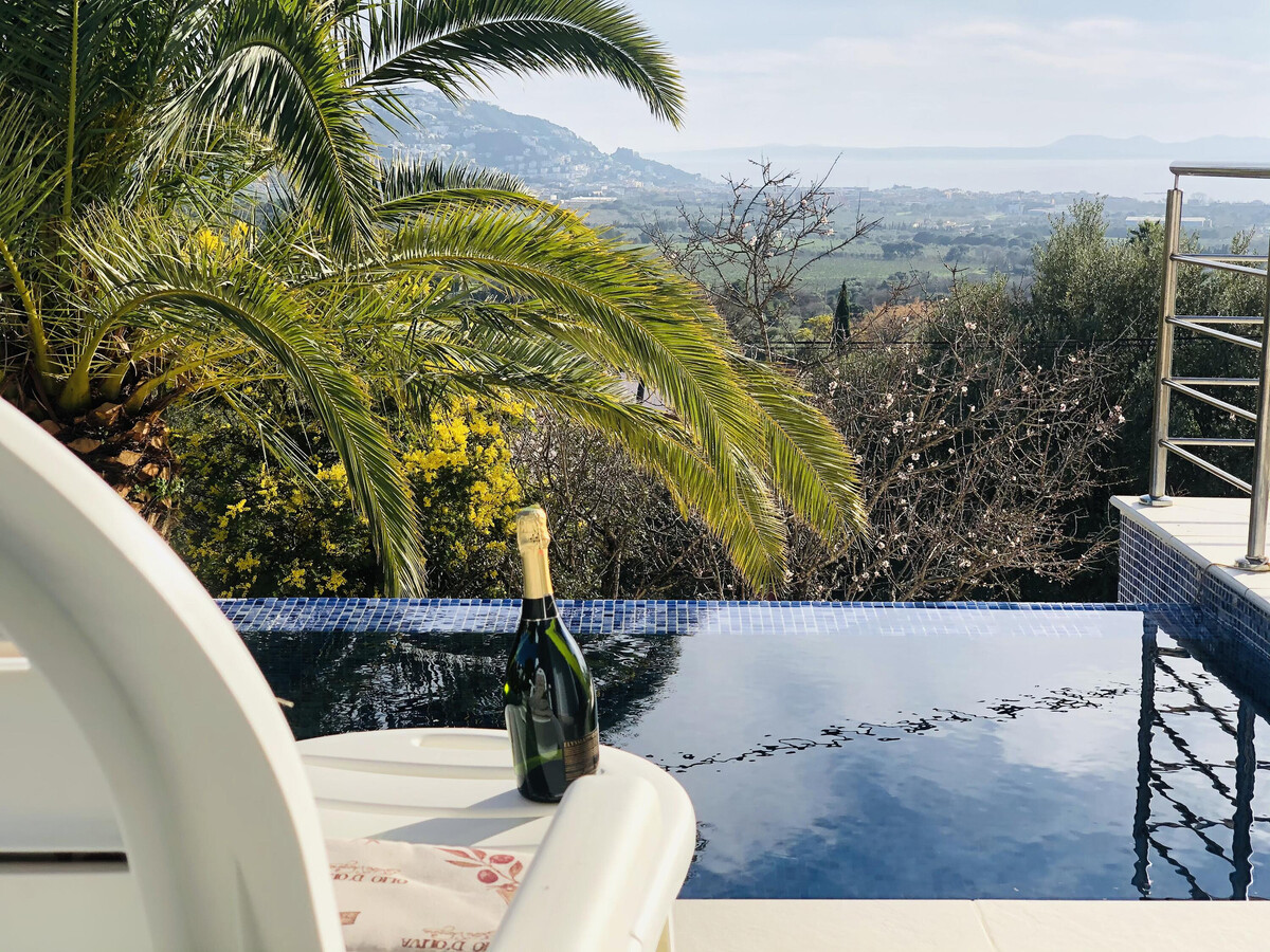 Villa 5 chambres Roses avec piscine débordement et vue mer - Photo 1
