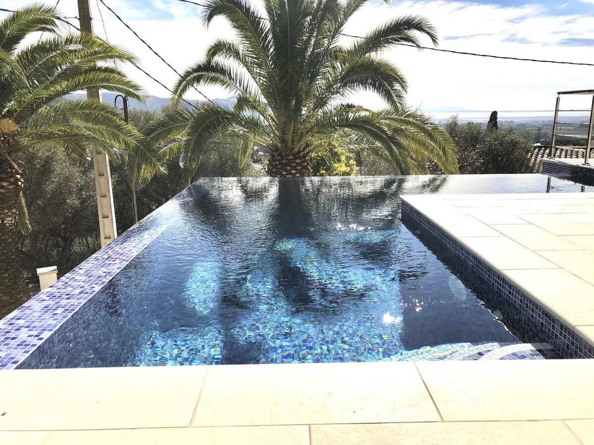 Villa 5 chambres Roses avec piscine débordement et vue mer - Photo 5