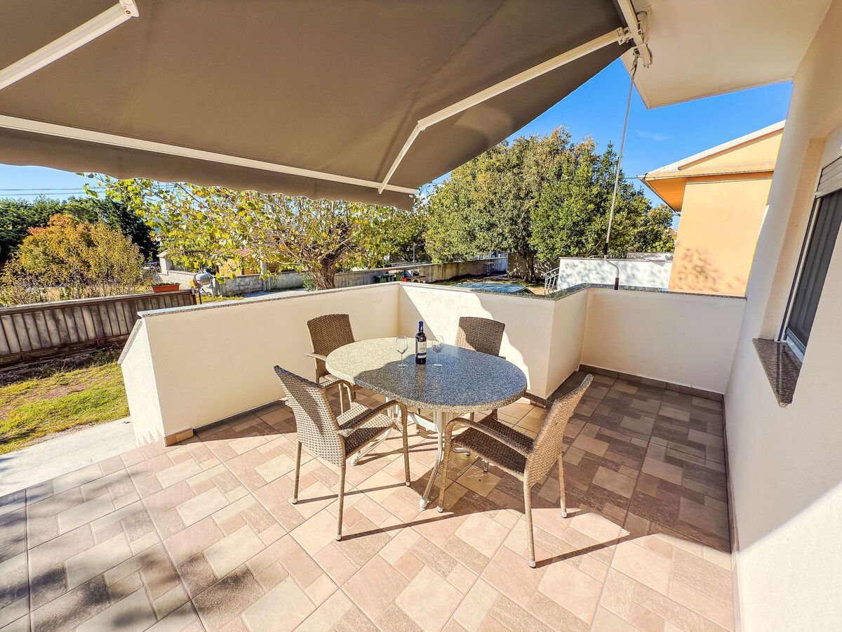 Maison Josip à 550 m de la plage, Starigrad-Paklenica - Photo 1