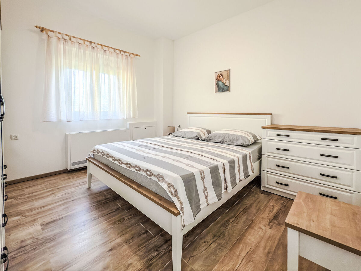 Maison Josip à 550 m de la plage, Starigrad-Paklenica - Photo 4