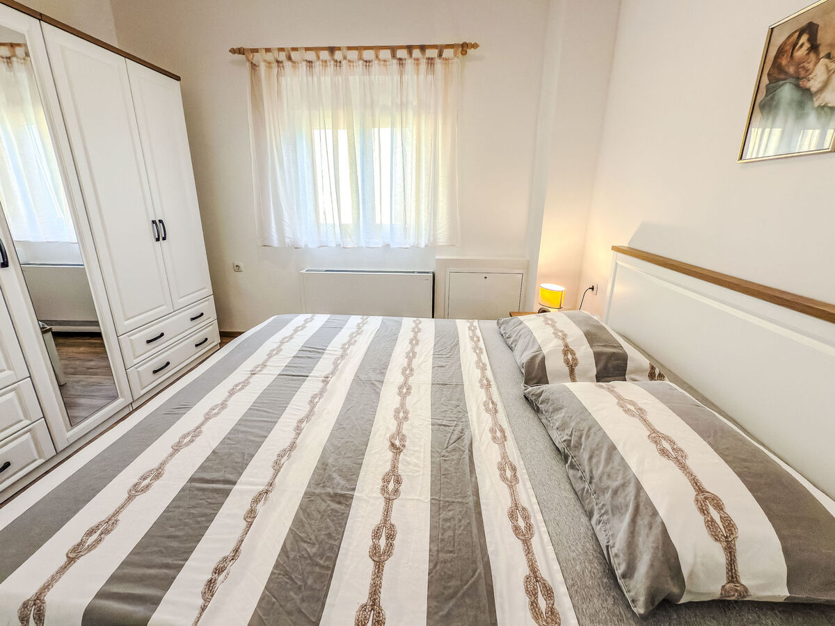 Maison Josip à 550 m de la plage, Starigrad-Paklenica - Photo 15