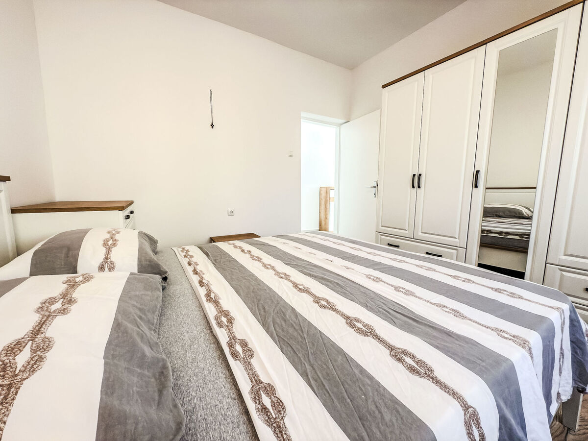 Maison Josip à 550 m de la plage, Starigrad-Paklenica - Photo 16