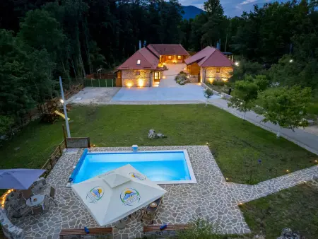 Villa Relax Lika à Gračac – Piscine chauffée 8 pers. : photo 3