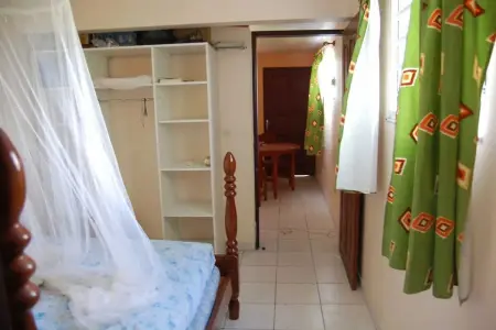 Appartement avec jardin et terrasse privés à Rivière-Pilote : photo 5