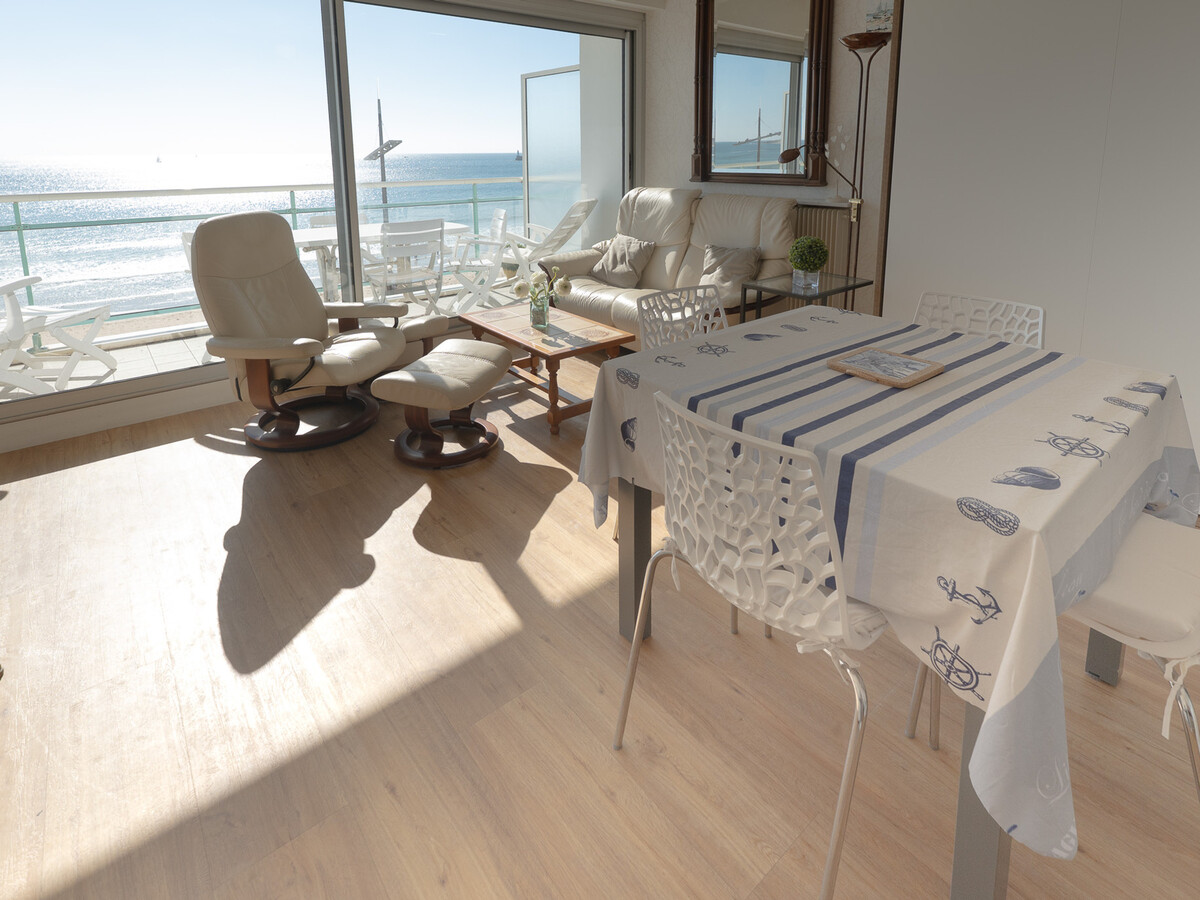 Studio 4 pers face plage avec balcon aux Sables-d'Olonne - Photo 9