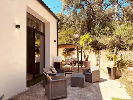 Maison familiale 185 m² avec jardin clôturé à Aubais : photo 7