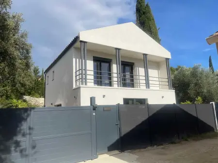 Maison familiale 185 m² avec jardin clôturé à Aubais : photo 16