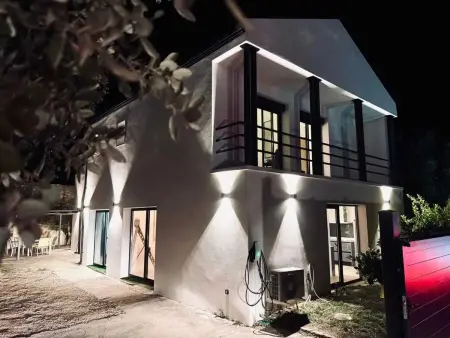 Maison familiale 185 m² avec jardin clôturé à Aubais : photo 17
