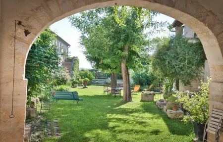 Maison XVIIe siècle avec piscine à Nages et Solorgues : photo 9