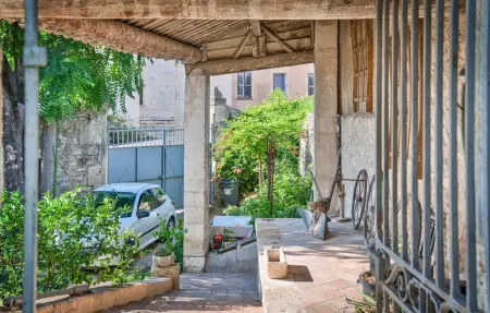Maison XVIIe siècle avec piscine à Nages et Solorgues : photo 17