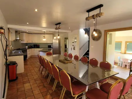 Gîte 15 pers., 6 chambres, piscine chauffée à Isigny-le-Buat : photo 2