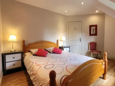 Gîte 15 pers., 6 chambres, piscine chauffée à Isigny-le-Buat : photo 15