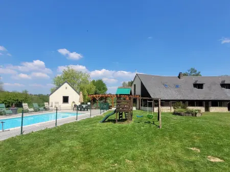 Gîte 15 pers., 6 chambres, piscine chauffée à Isigny-le-Buat : photo 17