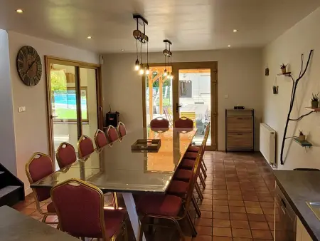 Gîte 15 pers., 6 chambres, piscine chauffée à Isigny-le-Buat : photo 22