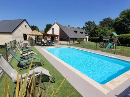 Gîte 15 pers., 6 chambres, piscine chauffée à Isigny-le-Buat : photo 25