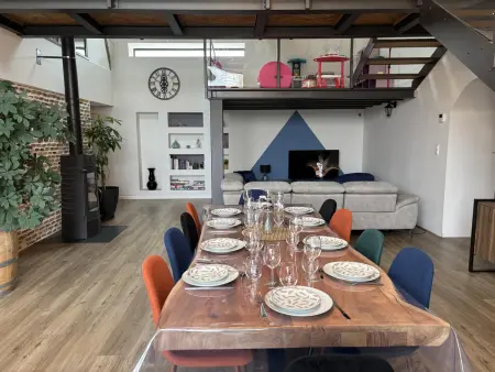 La Maison du Bourg : gîte 12 pers. piscine à Bressolles - Photo 1