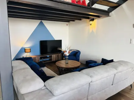 La Maison du Bourg : gîte 12 pers. piscine à Bressolles - Photo 2