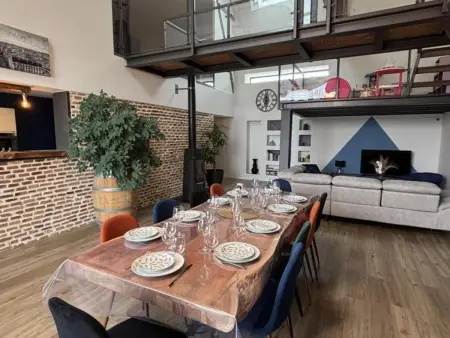 La Maison du Bourg : gîte 12 pers. piscine à Bressolles - Photo 12