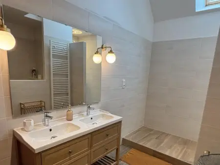 La Maison du Bourg : gîte 12 pers. piscine à Bressolles - Photo 23