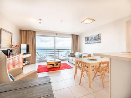 Location appartement à Koksijde, Bel appartement avec vue frontale sur la mer
