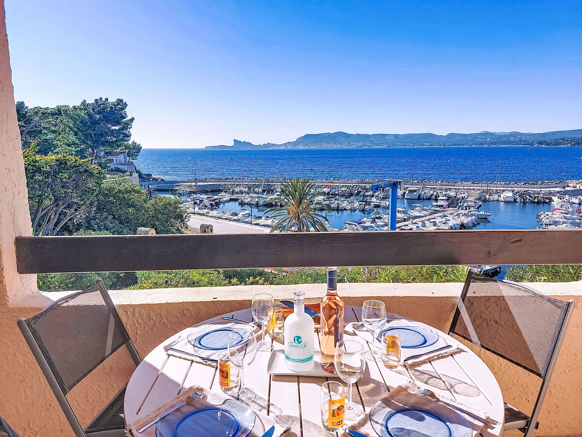 Appartement Château de la Madrague – vue mer et port - Photo 17