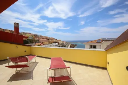 Villa Fabrizio : maison 5 chambres à 50 m de la mer