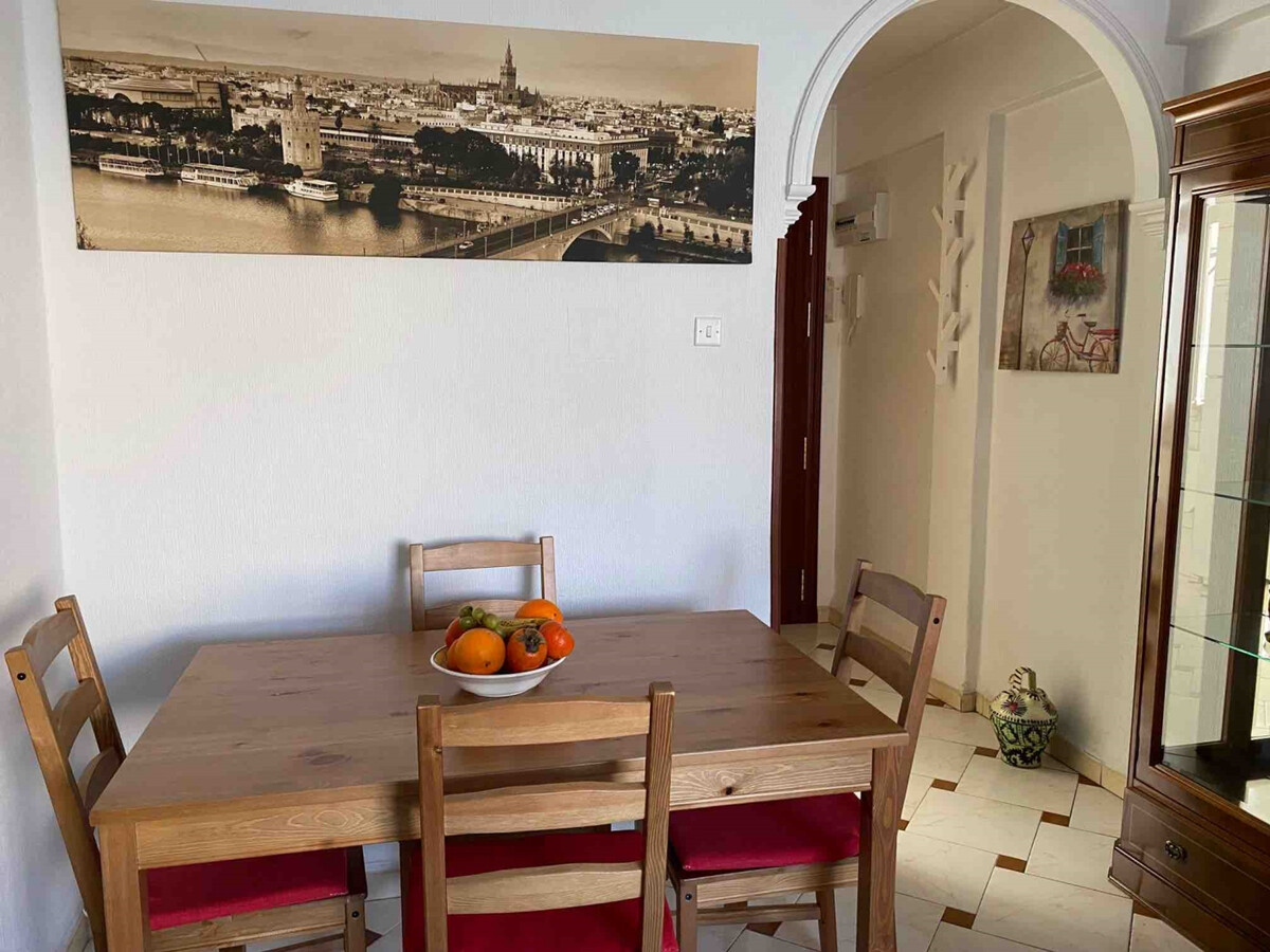 Appartement traditionnel à Triana, climatisé, 3 chambres - Photo 3