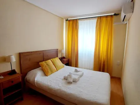 Appartement 2 chambres, balcons sur rue, centre historique - Photo 1