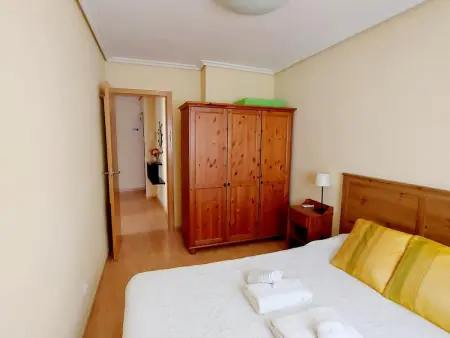 Appartement 2 chambres, balcons sur rue, centre historique - Photo 2