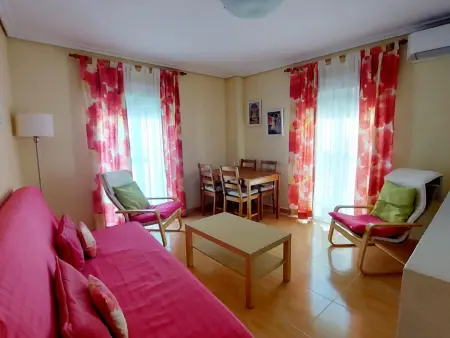 Appartement 2 chambres, balcons sur rue, centre historique - Photo 5