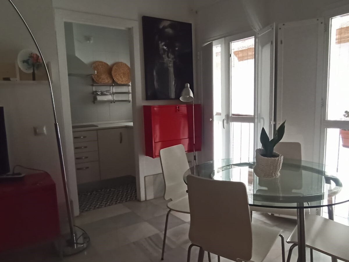 Duplex avec terrasse privée, vue sur l'église Salvador - Photo 6