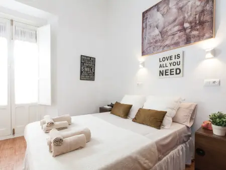 Location appartement à Séville, Appartement Sévillan Rénové au Cœur Historique