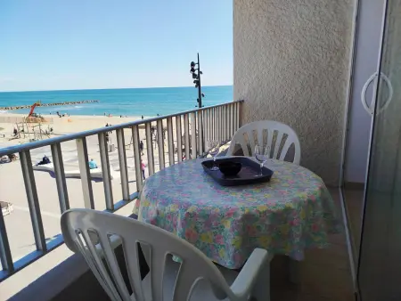 Location appartement à Saint Cyprien, T2 rénové avec parking privatif, animaux admis, proche plage