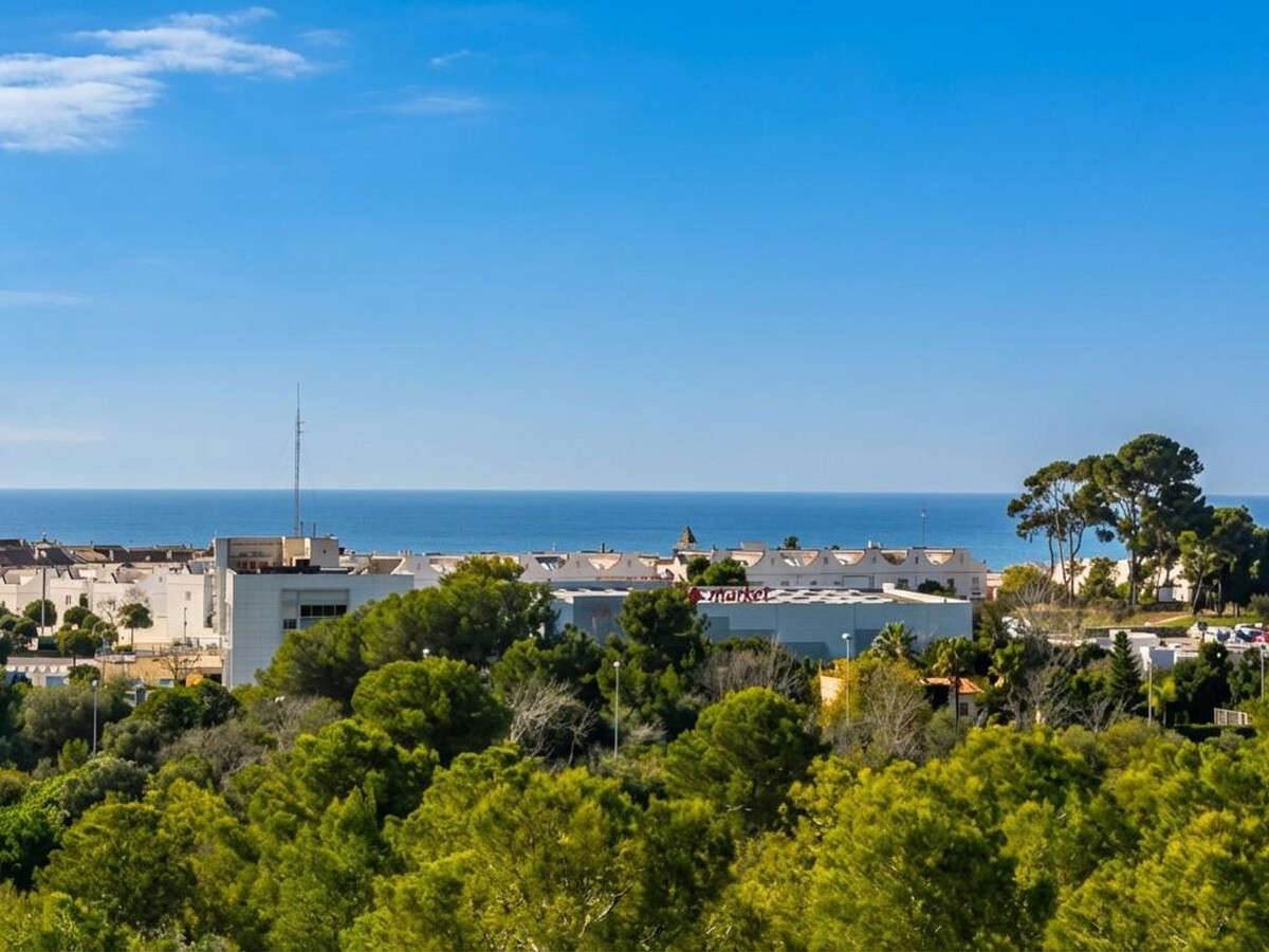 Villa Med à Sitges : 6 chambres, piscine et court de squash - Photo 4