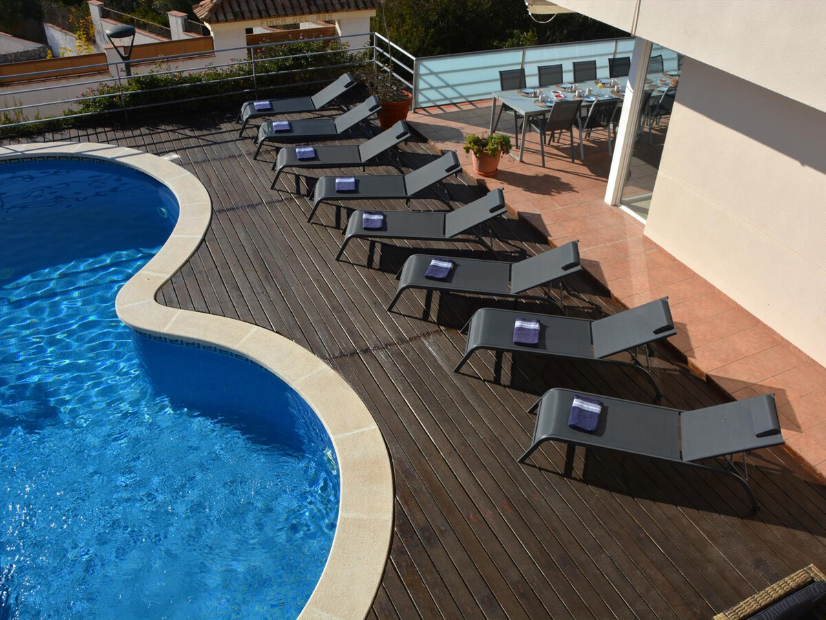 Villa Med à Sitges : 6 chambres, piscine et court de squash - Photo 11