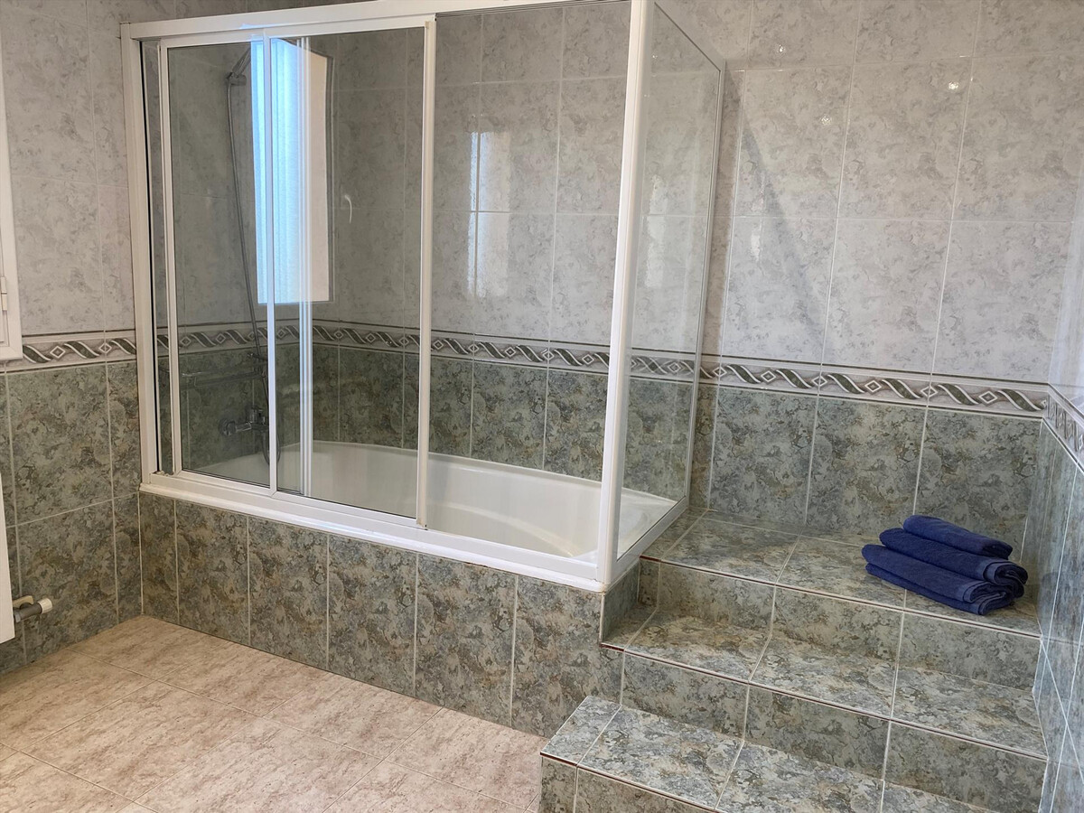 Villa Med à Sitges : 6 chambres, piscine et court de squash - Photo 35