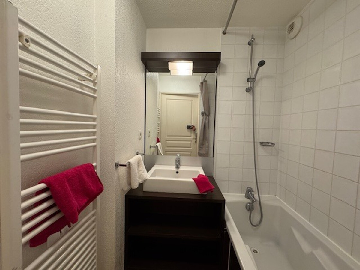 Appartement 3 pièces à 400 m des pistes, parking inclus - Photo 4