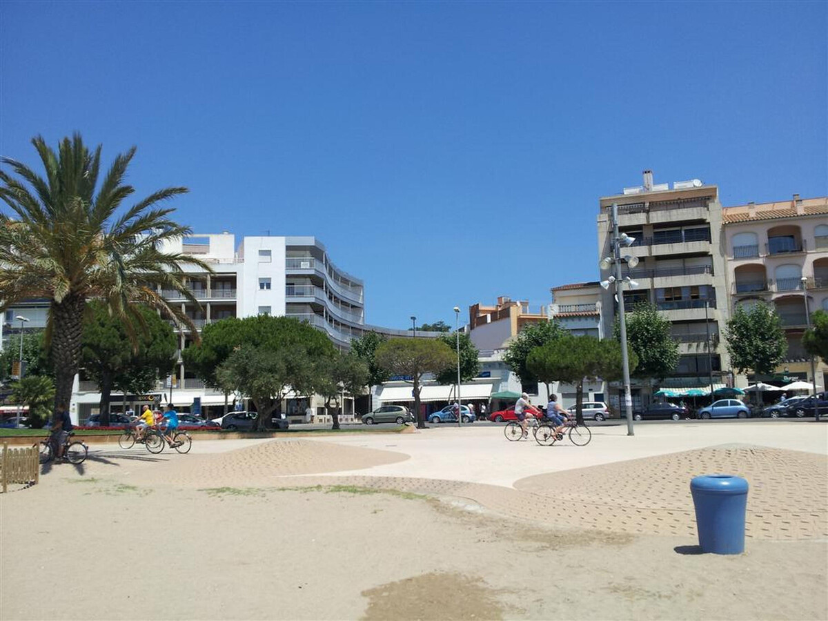 Appartement 35 m² rénové, 30 m de la plage à Roses - Photo 19