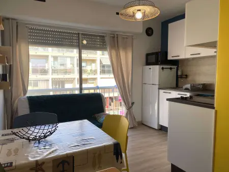 T1 avec garage privatif en sous-sol à Balaruc-les-Bains : photo 3