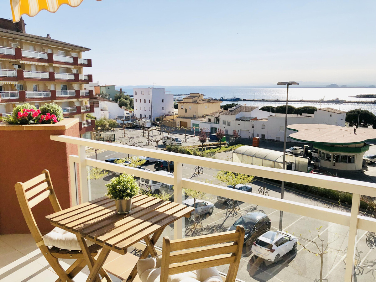 Appartement 6 pers. à Roses : terrasse vue port, 300 m plage - Photo 2