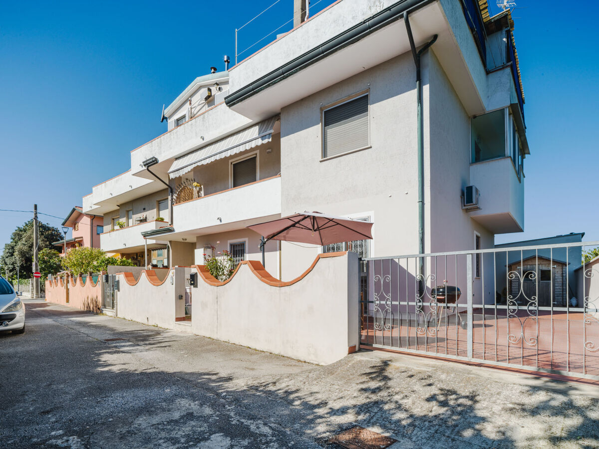 Sunflower piano terra – Apt 95m² avec jardinet à Viareggio - Photo 2