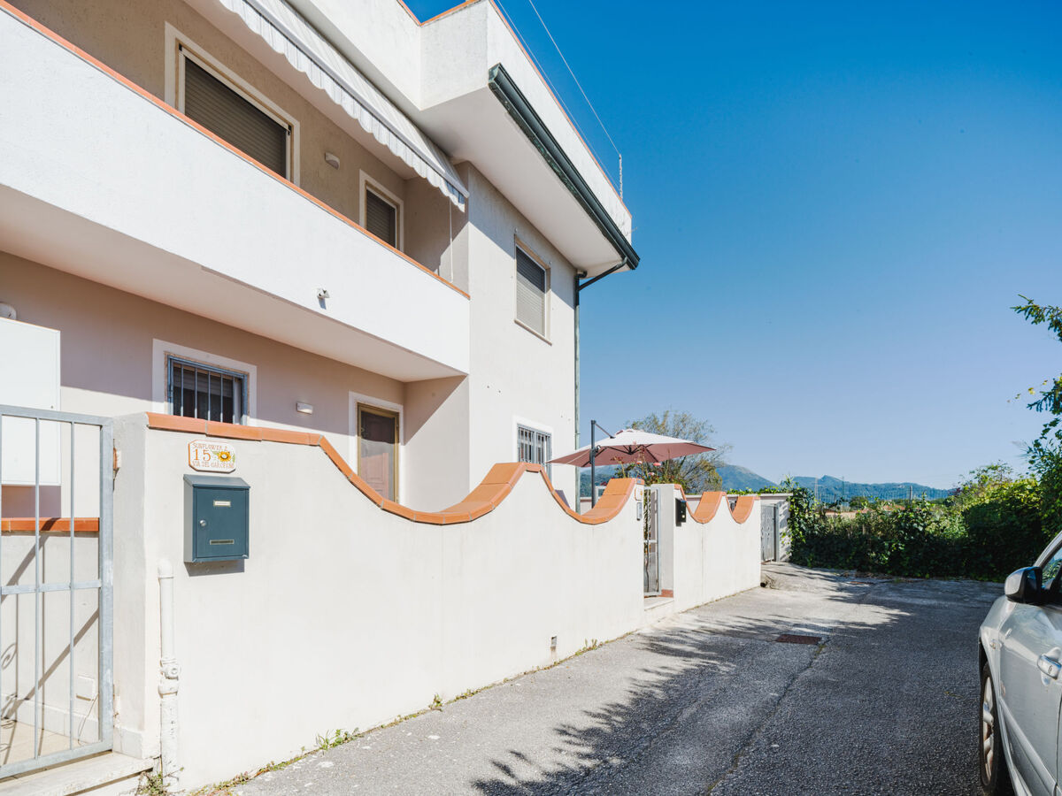 Sunflower piano terra – Apt 95m² avec jardinet à Viareggio - Photo 28