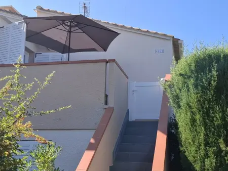 T2 mezzanine climatisé à Saint-Cyprien, parking privé, animaux admis : photo 2