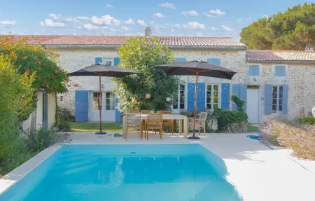 Maison 19e siècle avec piscine chauffée à Cravans : photo 11