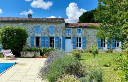 Maison 19e siècle avec piscine chauffée à Cravans : photo 17