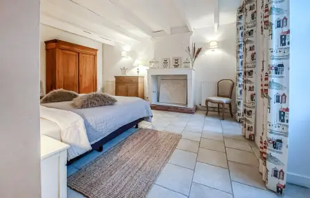 Maison 19e siècle avec piscine chauffée à Cravans : photo 31