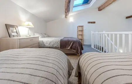 Maison 19e siècle avec piscine chauffée à Cravans : photo 35